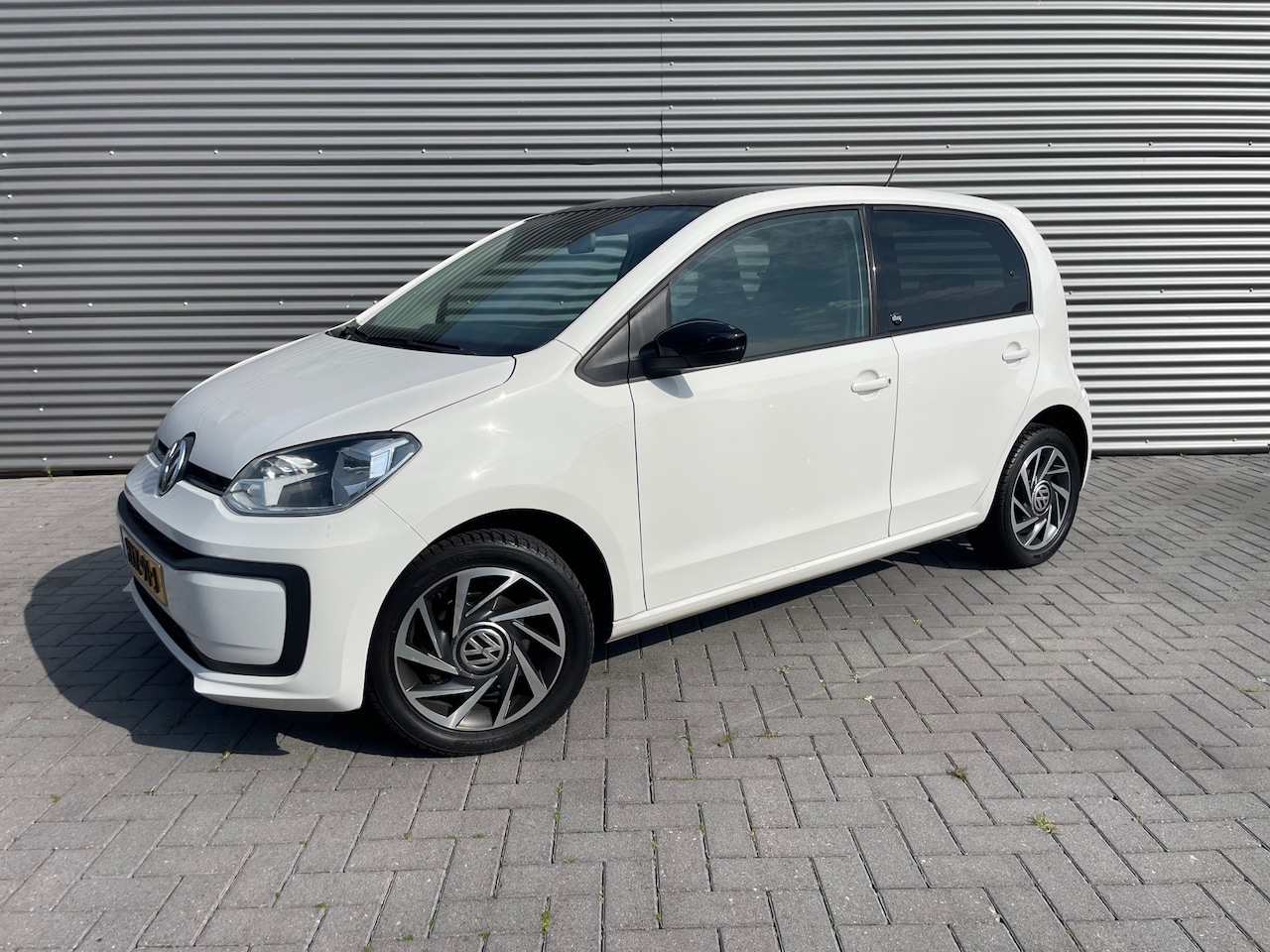 Volkswagen Up! - 1.0 SOUND bouwjaar 2017 ( nw apk ) - AutoWereld.nl