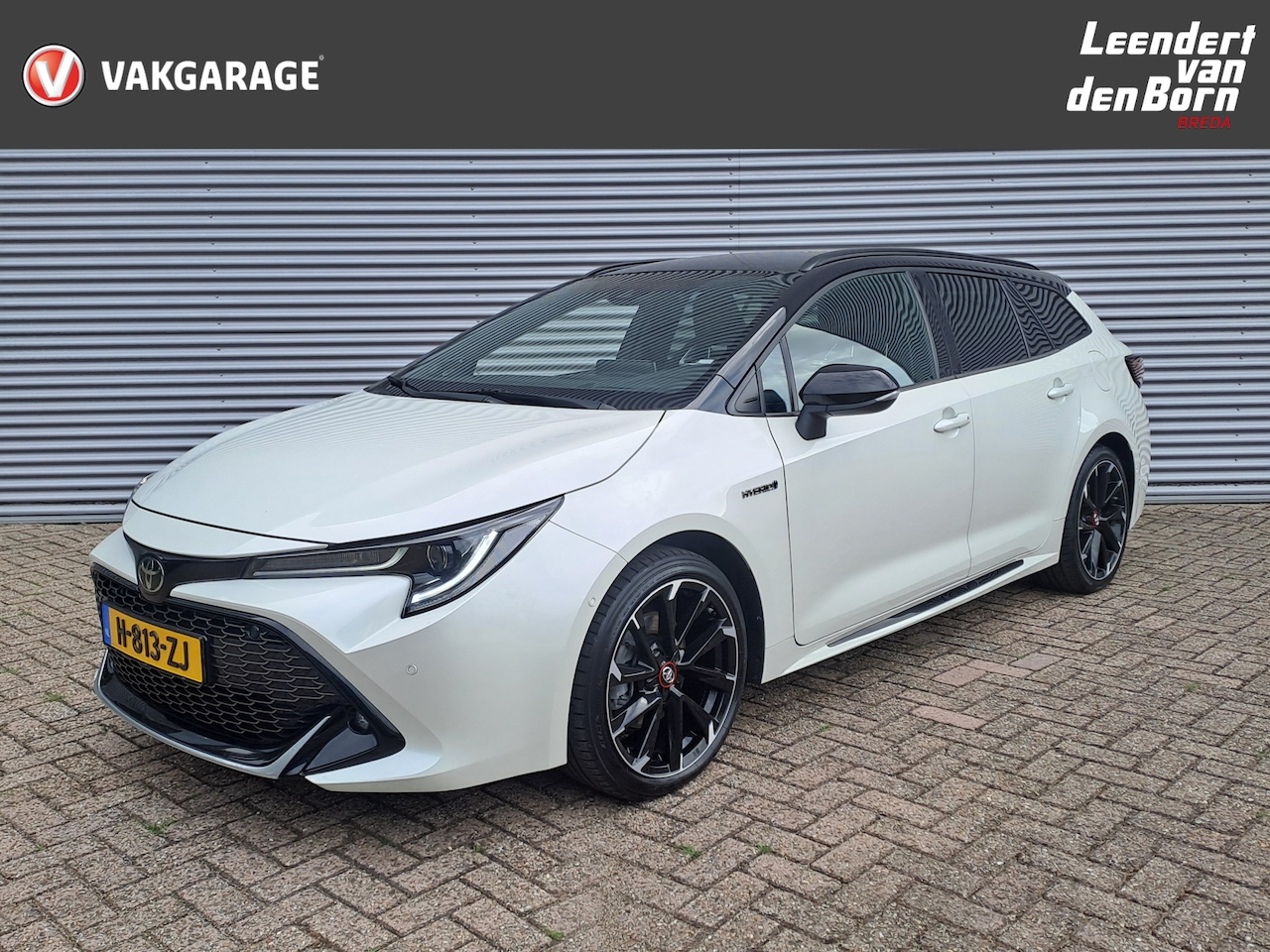 Toyota Corolla Touring Sports - 2.0 Hybrid Business GR-Sport AUTOMAAT | Sensoren | Navigatie | Cruise | Camera | JBL | Afn - AutoWereld.nl