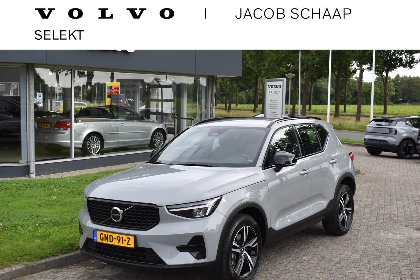 Volvo XC40 - 2.0 B4 Plus Dark Blis | ACC | Harman & Kardon | key Less |Park Assist | Verwarmbare voorru - AutoWereld.nl