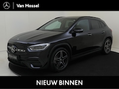 Mercedes-Benz GLA-Klasse - 200 Business Solution AMG Panoramadak / Mermory / Keyless / Nightpakket / Trekhaak / Parke