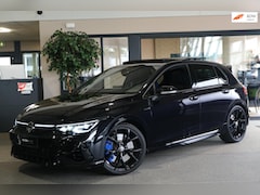 Volkswagen Golf - 8 2.0 TSI R 4Motion 320PK Pano Volleder Akra H&K Cam Acc