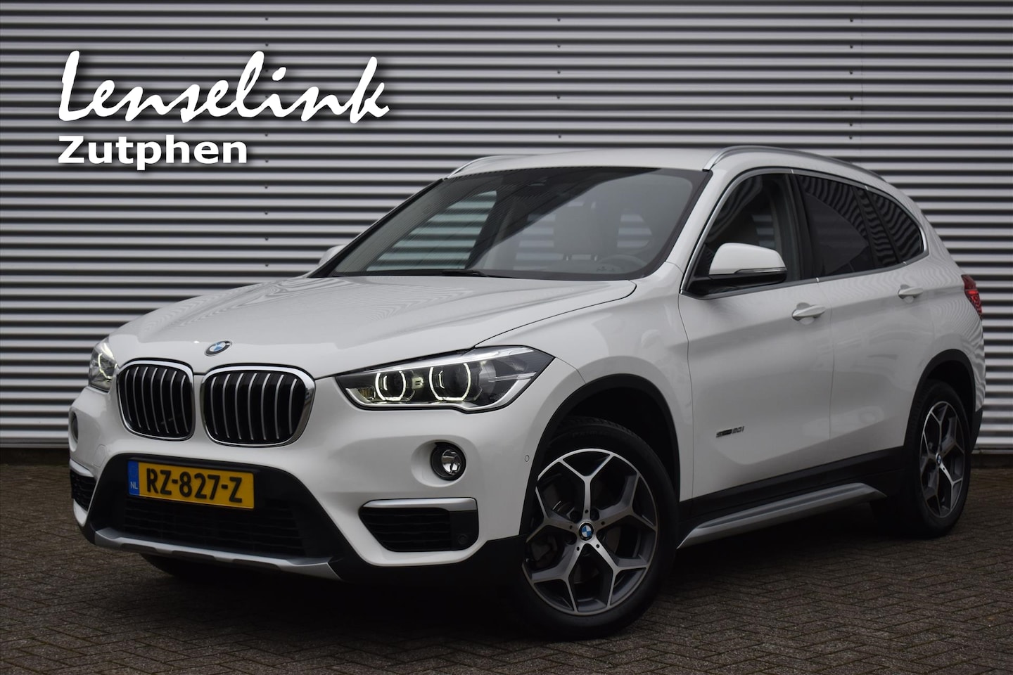 BMW X1 - sDrive20i Corporate Lease High Executive | 12 maanden GARANTIE! | Trekhaak | Head-up displ - AutoWereld.nl