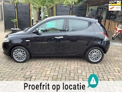 Lancia Y(psilon) - Ypsilon 0.9 TwinAir Gold nieuwe apk tot 4-2026