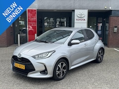 Toyota Yaris - 1.5 Hybrid 115 First Edition KEYLESS CAMERA AD-CRUISE CLIMA APPLE/ANDROID NL-AUTO