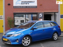 Toyota Auris Touring Sports - 1.8 Hybrid Executive half leder. camera. stoelverwarming. zeer mooi