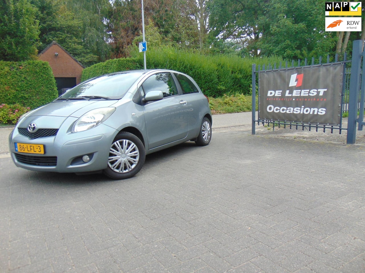 Toyota Yaris - 1.3 VVT-i Aspiration 1.3 VVTi Aspiration - AutoWereld.nl