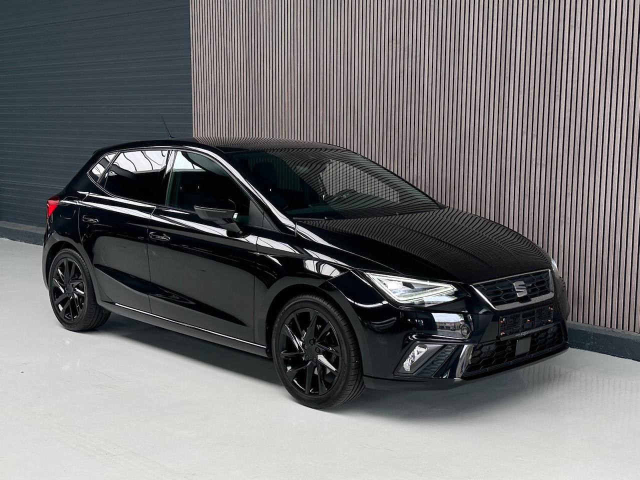 SEAT Ibiza - 1.0 EcoTSI FR Pano | Camera | Vitruel Cockpit - AutoWereld.nl