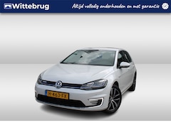 Volkswagen e-Golf - E-DITION 136 pk NAVIGATIE / LED / LM 17 inch / Parkeersensoren v+a