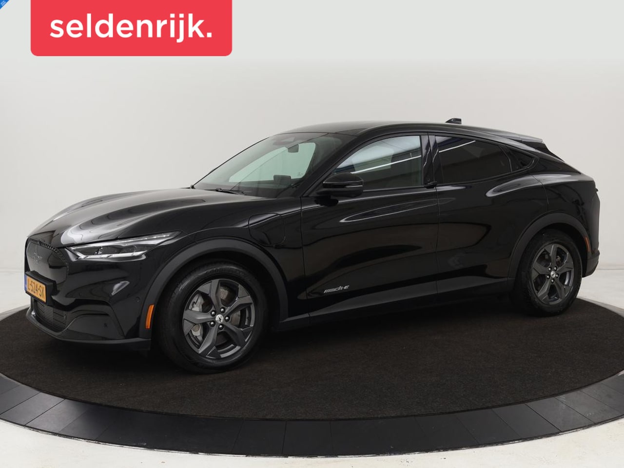Ford Mustang Mach-E - RWD 75 kWh | Leder | Stoelverwarming | 360 Camera | Adaptive cruise | B&O Sound | Stuurver - AutoWereld.nl