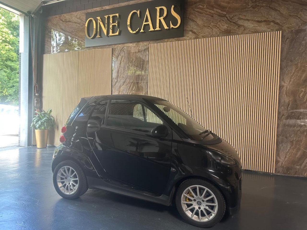 Smart Fortwo coupé - 1.0 mhd Edition Pure Brabus uitgevoerd - AutoWereld.nl