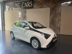 Toyota Aygo - 1.0 VVT-i x-play limited N.A.P facelift