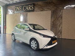 Toyota Aygo - 1.0 VVT-i x-nav NAP 5 deurs