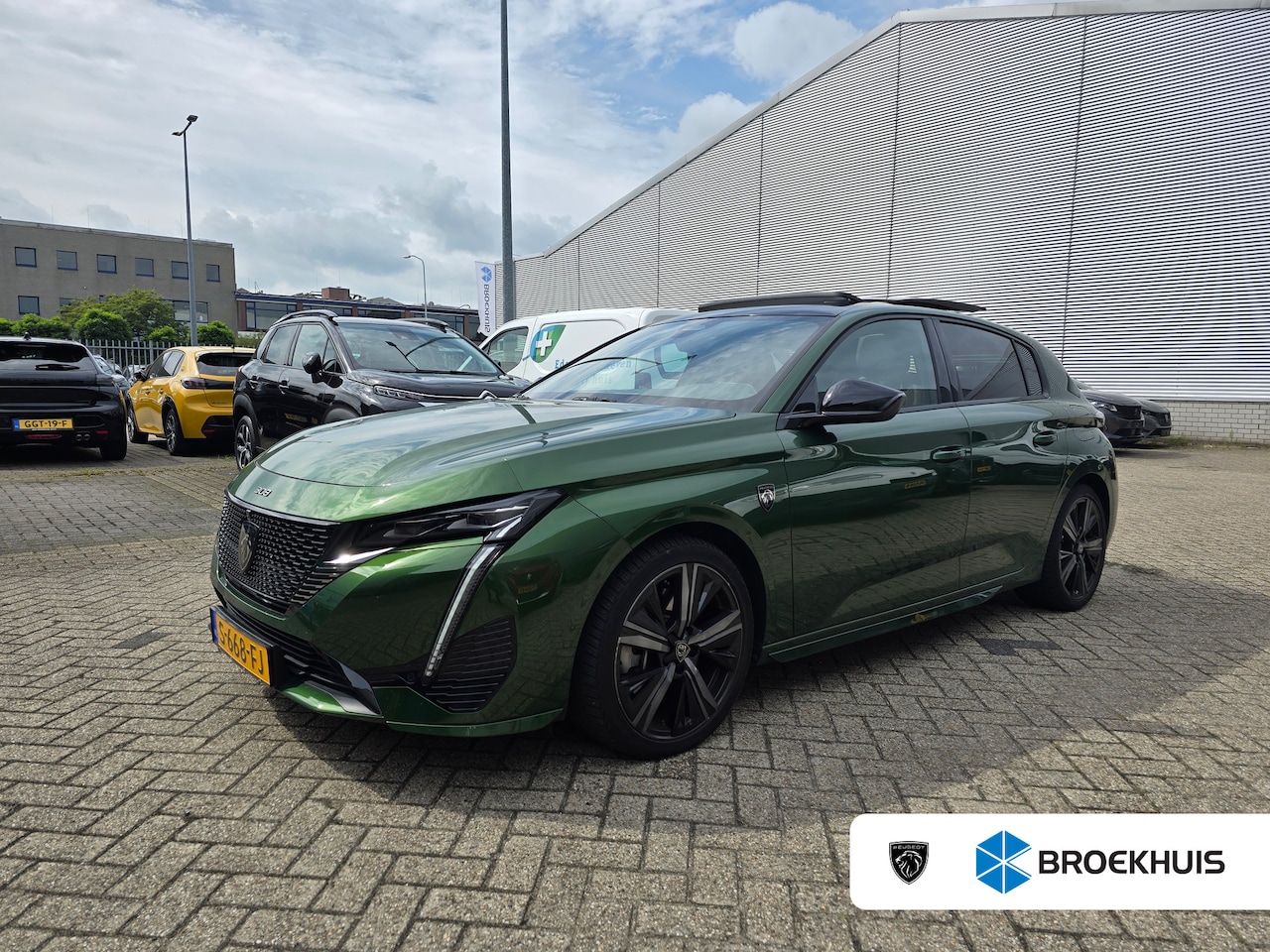 Peugeot 308 - 1.6 HYbrid 180-PK GT Pack Business | LUXE UITVOERING | FOCAL | SCHUIF/KANTELDAK | TREKHAAK - AutoWereld.nl