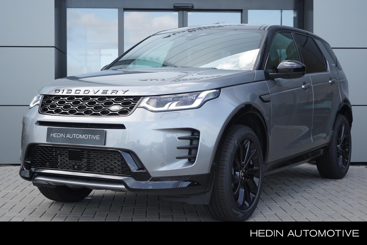 Land Rover Discovery Sport - 1.5 P270e PHEV Dynamic Edition Black Pack - Panorama Dak - 20 inch - AutoWereld.nl