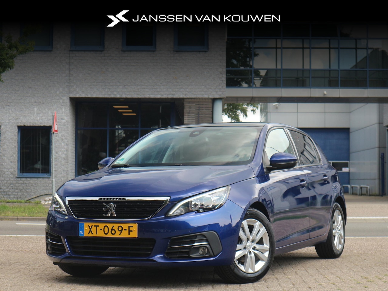 Peugeot 308 - 1.2 PureTech Blue Lease Executive Navigatie Panoramadak Apple Carplay - AutoWereld.nl