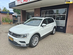 Volkswagen Tiguan - 1.4 TSI Connected, Panorama, ACC, PDC, Leer, 3d camera, Navi, Stoelverwarming