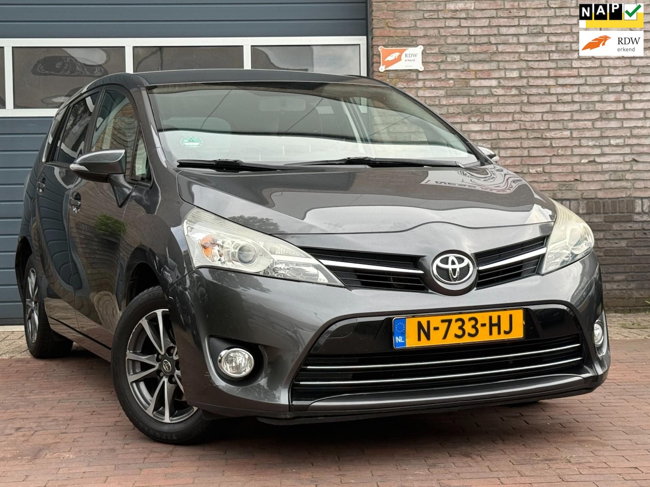 Toyota Verso - 1.8 VVT-i Business Automaat|Navi|Clima - AutoWereld.nl