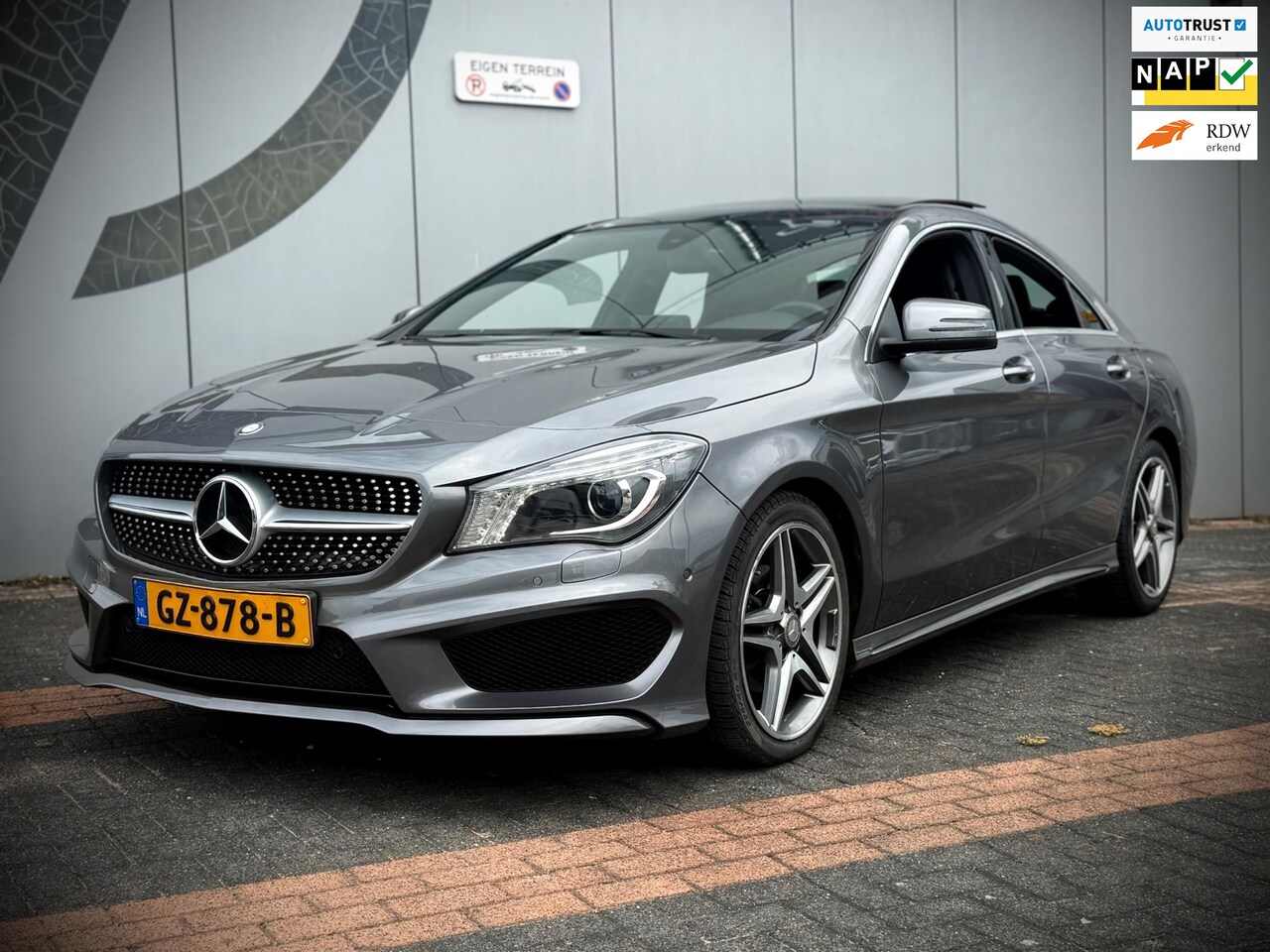 Mercedes-Benz CLA-Klasse - 180 Ambition / PANO / AMG / DIAMOND Grill / XENON / LED / AUTOMAAT - AutoWereld.nl