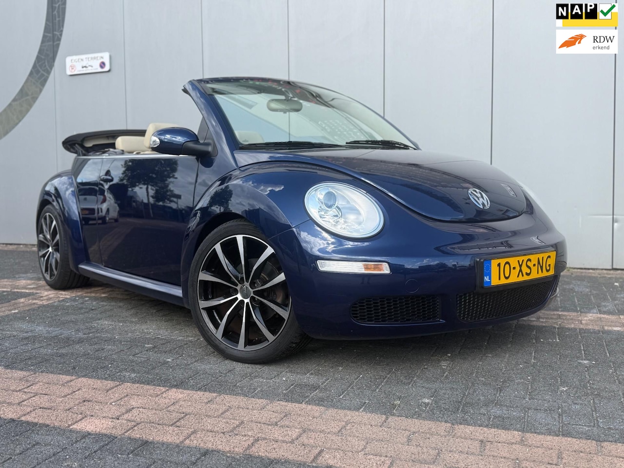 Volkswagen New Beetle Cabriolet - 1.6 Highline Cabrio / elektrische kap / stoelvw / NL auto NAP - AutoWereld.nl