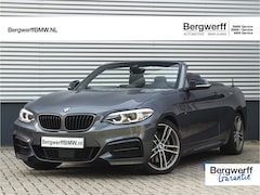 BMW 2-serie Cabrio - M240i xDrive - M-Performance Uitlaat - Harman Kardon - ACC - Camera