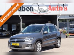 Volkswagen Tiguan - 1.4 TSI Sport&Style Navigatie, Climate control, Trekhaak, Stoelverwarming, Cruise control