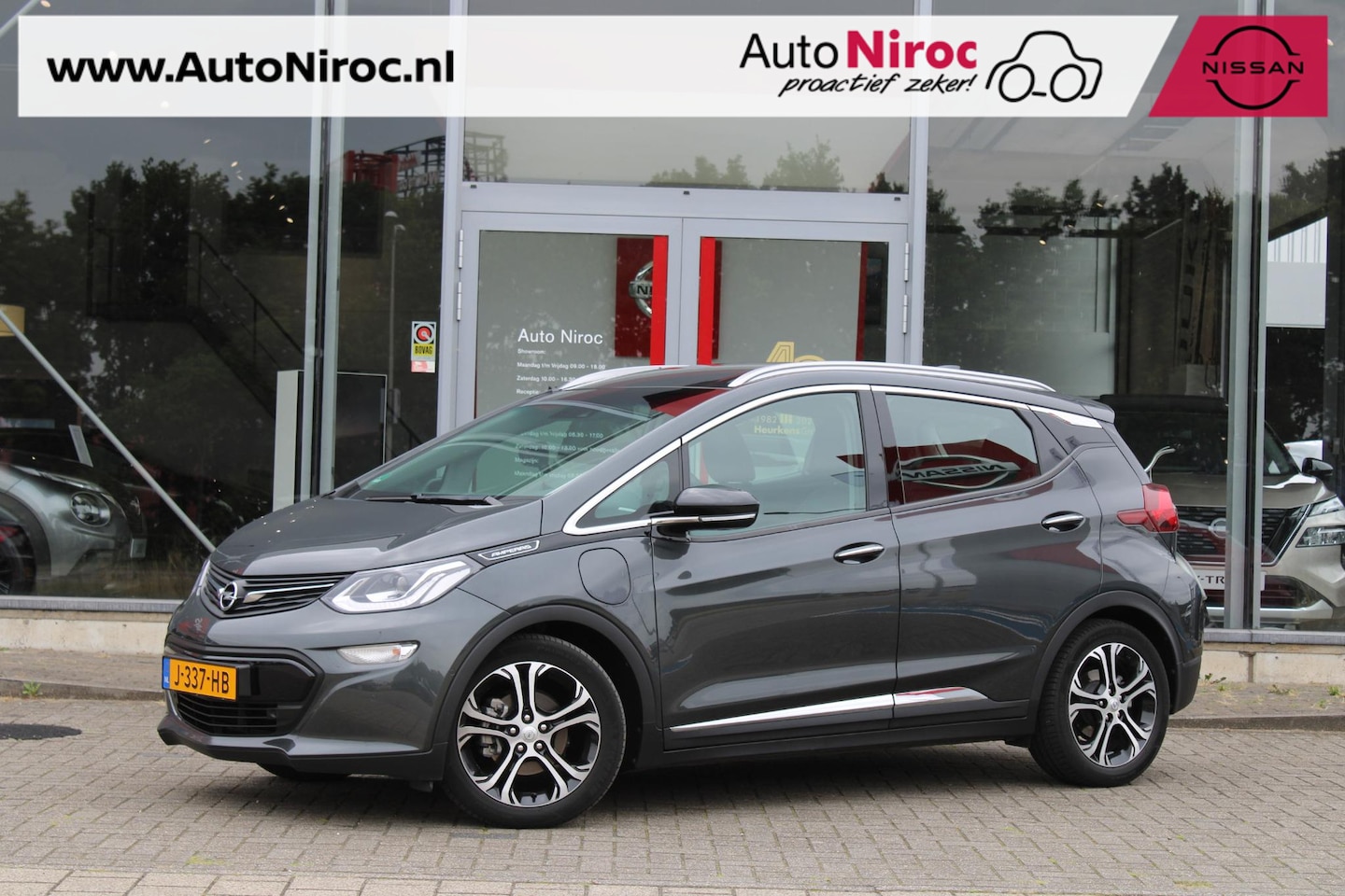 Opel Ampera-e - Business Executive 60 kWh l Origineel NL l 1e Eigenaar l helemaal winterklaar! - AutoWereld.nl