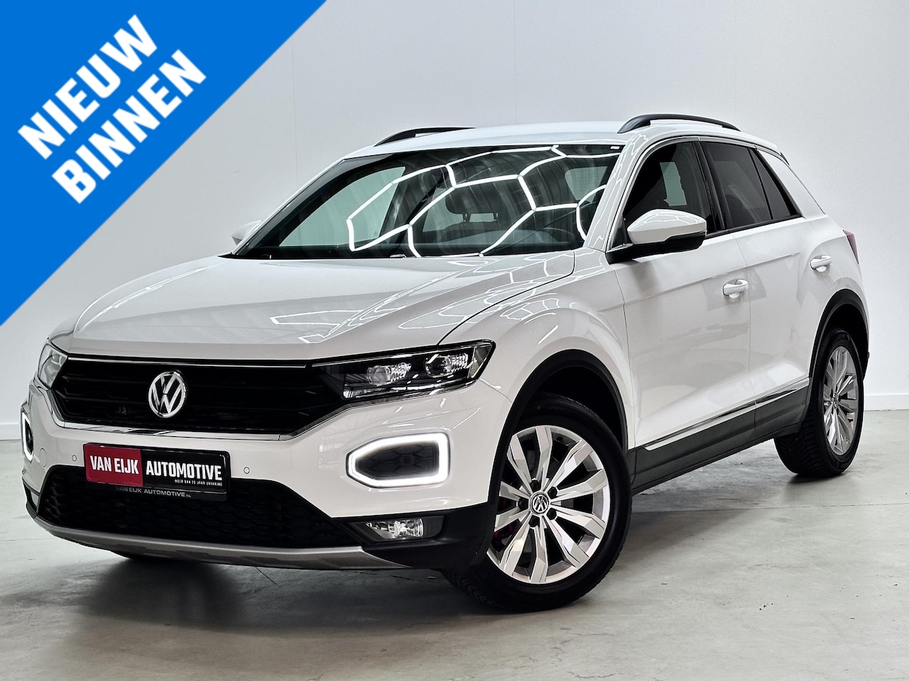 Volkswagen T-Roc - 1.5i Sport / Trekhaak / Navi / CarPlay - AutoWereld.nl