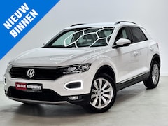 Volkswagen T-Roc - 1.5i Sport / Trekhaak / Navi / CarPlay