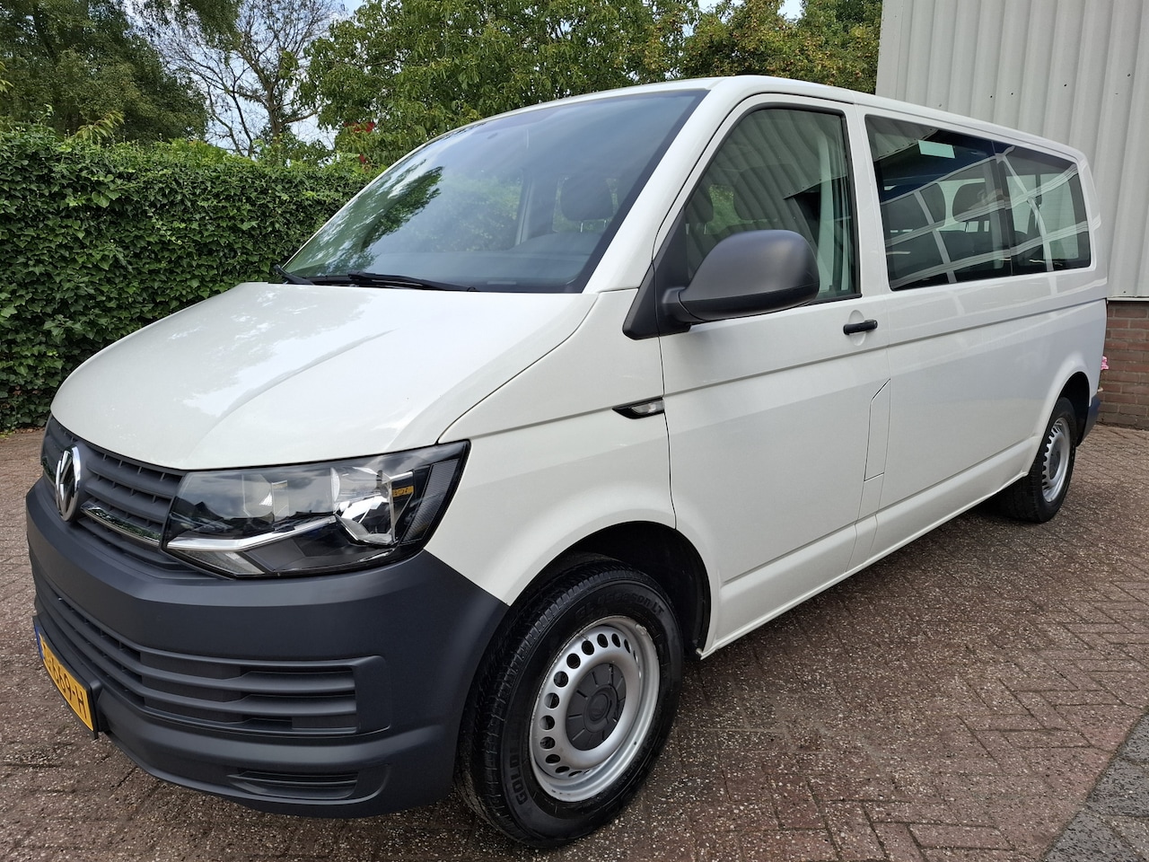 Volkswagen Transporter Kombi - 2.0TSI 24500.- INCL BTW 9-PERSOONS BENZINE 150PK - AutoWereld.nl