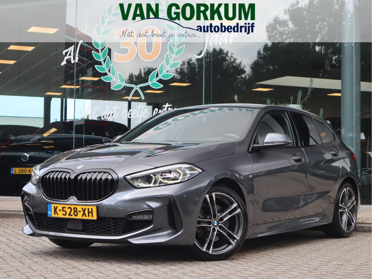 BMW 1-serie - 118i High Executive / M-Sport / Automaat - AutoWereld.nl