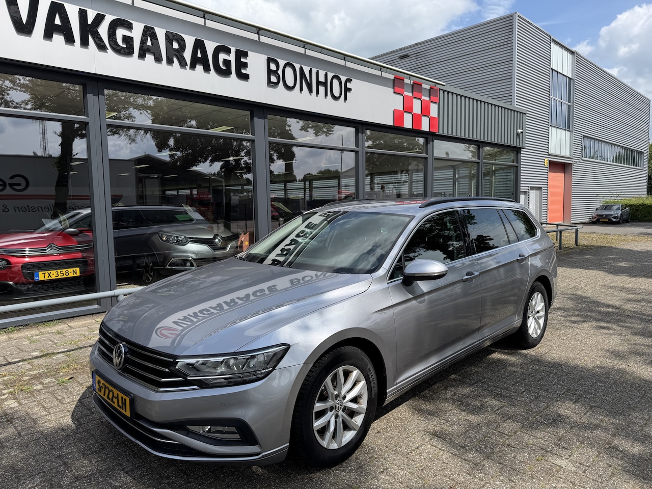 Volkswagen Passat Variant - 1.5 TSI Elegance Business R AUTOMAAT-CLIMA - AutoWereld.nl