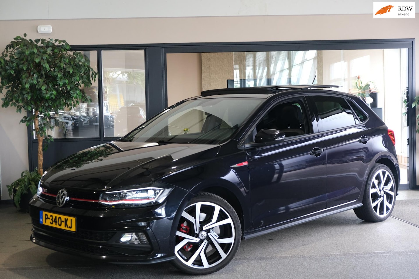 Volkswagen Polo - 2.0 TSI GTI DSG 200PK Navi Pano ACC Cam - AutoWereld.nl