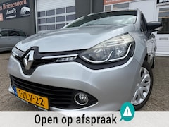 Renault Clio Estate - 0.9 TCe Dynamique met parkeersensoren en navigatie en bluetooth telefoon / media en airco