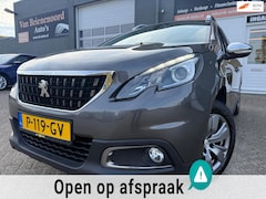 Peugeot 2008 - 1.2 PureTech Active met parkeersensoren en trekhaak en met navigatie en bluetooth en airco