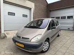 Citroën Xsara Picasso - 1.8i-16V Différence 2