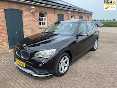 BMW X1 - XDrive20i High Executive Automaat met leder en Panoramadak