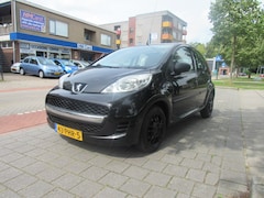 Peugeot 107 - 1.0 12V 68PK 5Drs Airco