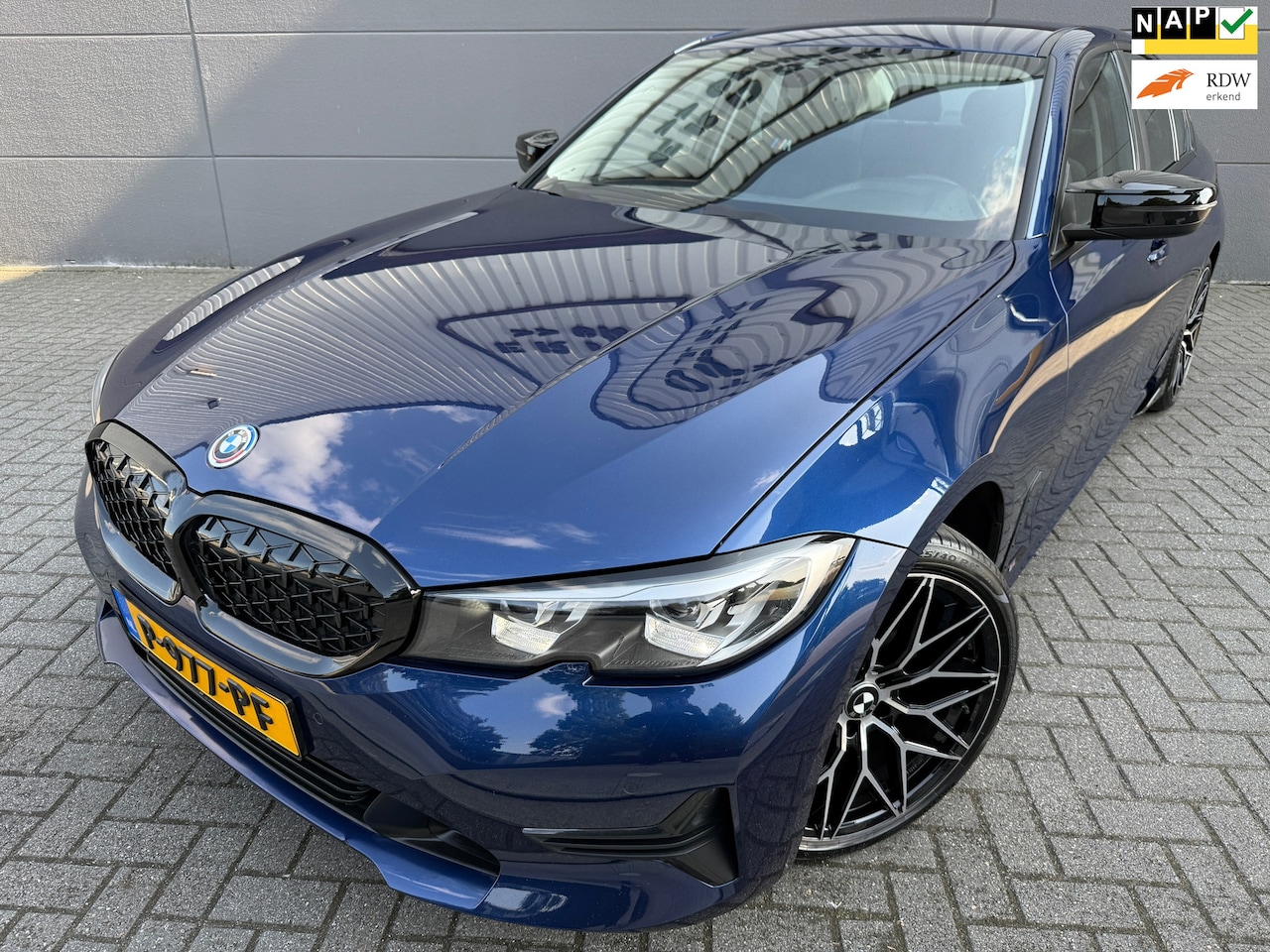 BMW 3-serie - 320i Corporate High Executive*Automaat*214 PK*CarPlay*PARK SENSOREN*FUUL OPTION*Regensenso - AutoWereld.nl