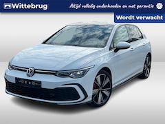 Volkswagen Golf - 1.4 eHybrid 245pk DSG GTE / Panoramadak / LED+ / Navigatie / Stuur & Stoelverwarming / Cam