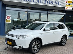 Mitsubishi Outlander - 2.0 PHEV Business Leer Xenon Schuifdak Navi Camera Trekhaak NAP NL-Auto Dealeronderhouden