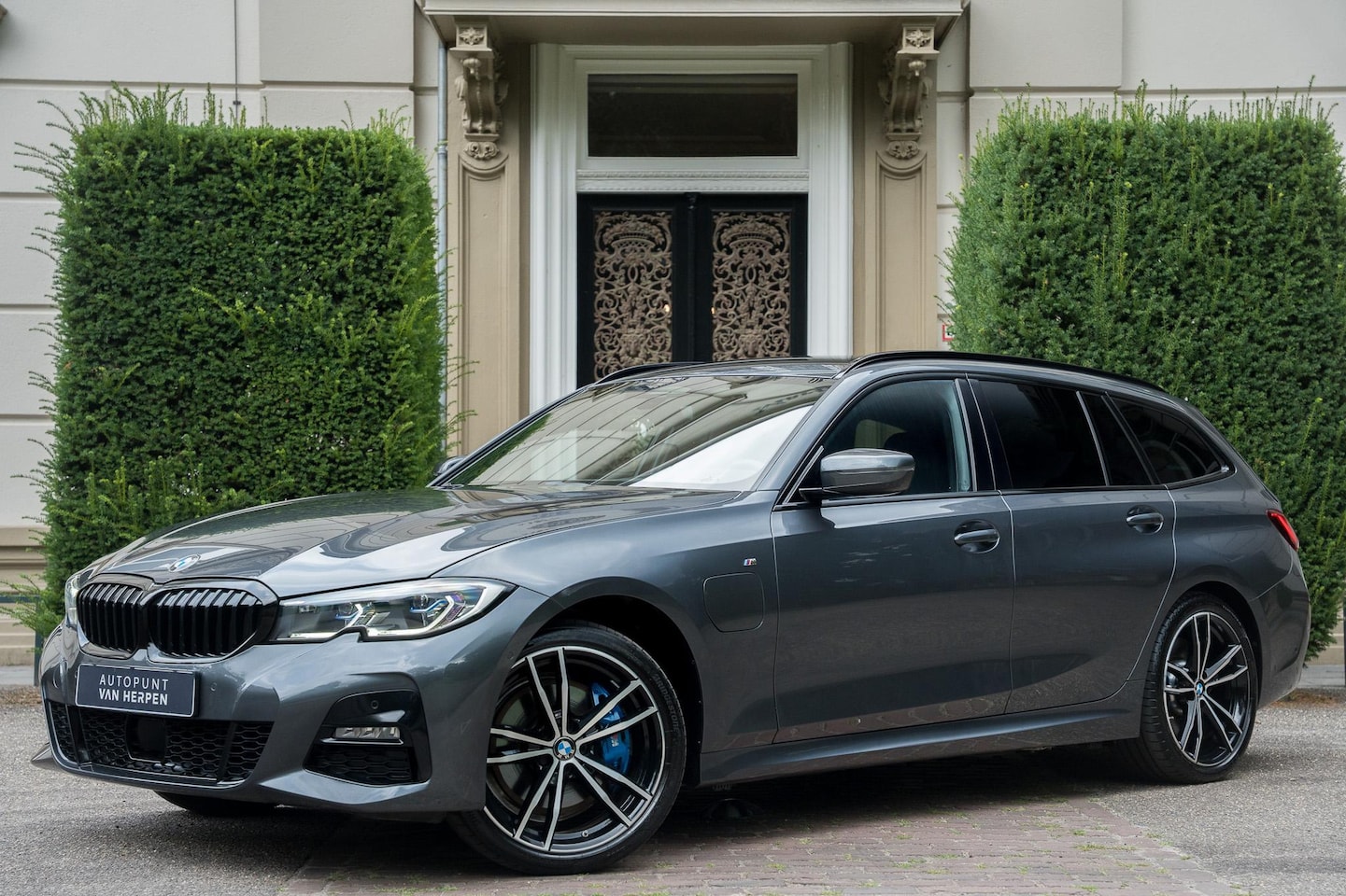 BMW 3-serie Touring - 330e xDrive M-Sport TREKHAAK | DRIVING ASS. PRO | LASER | LED - AutoWereld.nl
