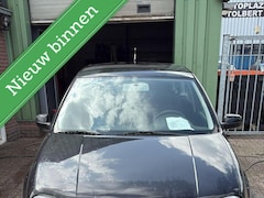 Volkswagen Golf - 1.6-16V