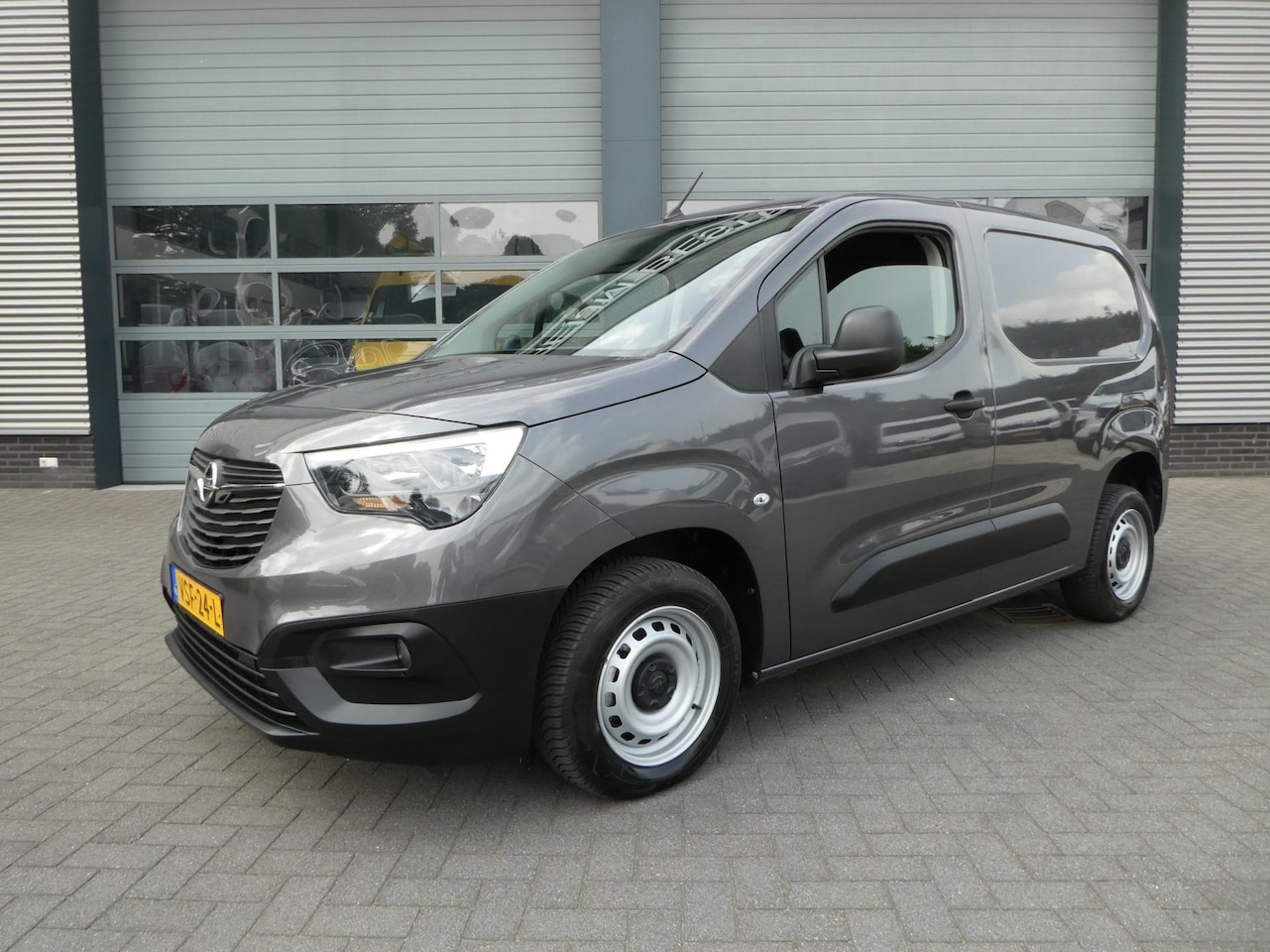Opel Combo - 1.5D 102pk L1H1 airco cruisecontrol - AutoWereld.nl