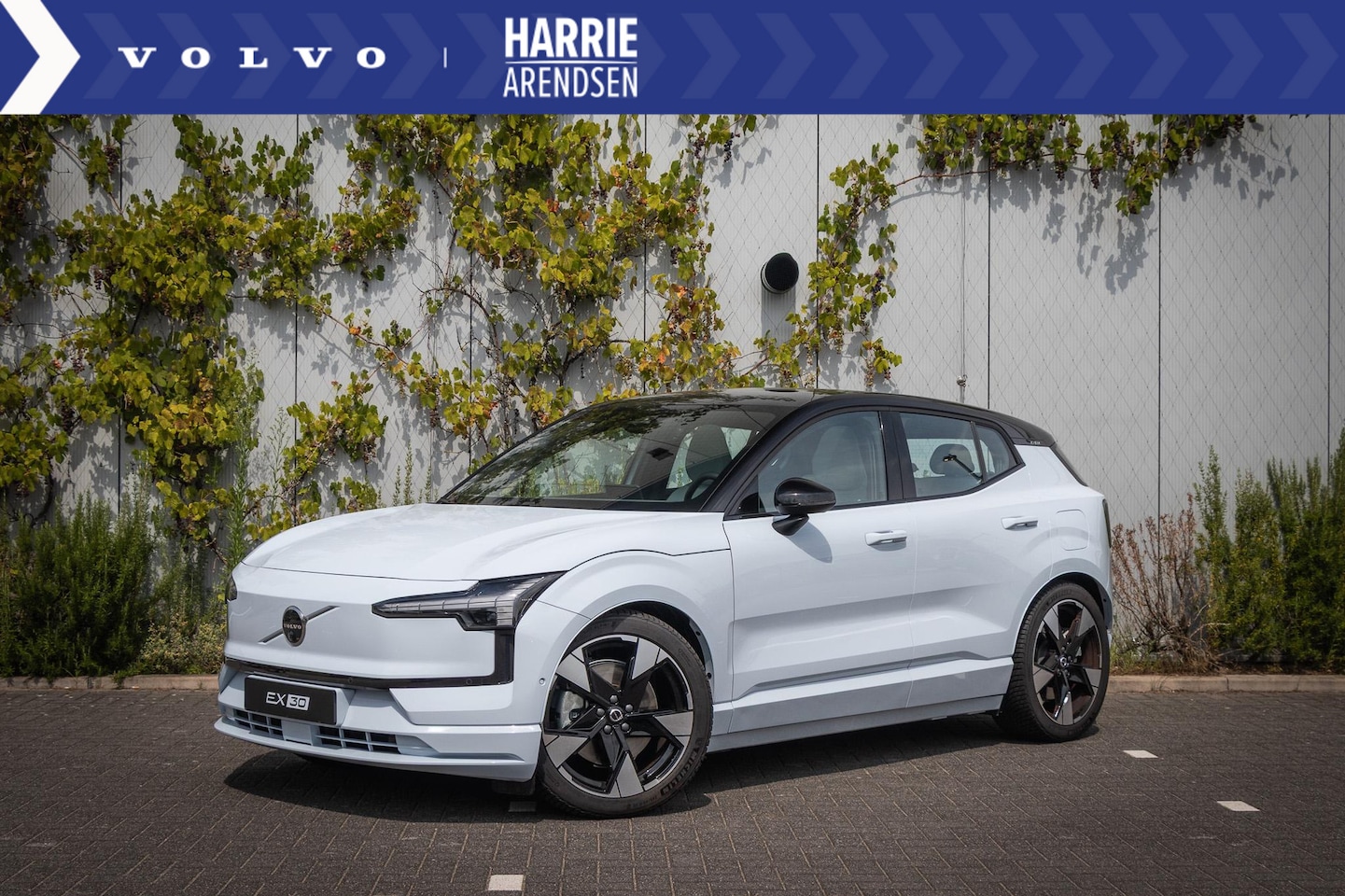 Volvo EX30 - Twin Motor Performance Ultra | Direct leverbaar | Breeze interieur | Verwarmde voorstoelen - AutoWereld.nl