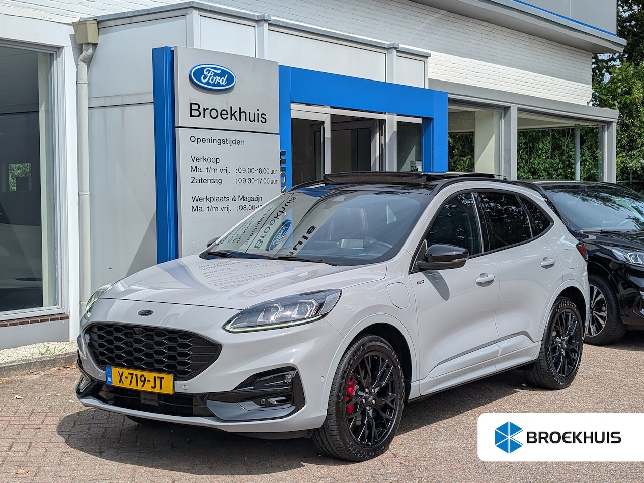 Ford Kuga - 2.5 PHEV Graphite Tech Edition 225pk | Panoramadak | Voorruitverw. | Camera | Elek. achter - AutoWereld.nl