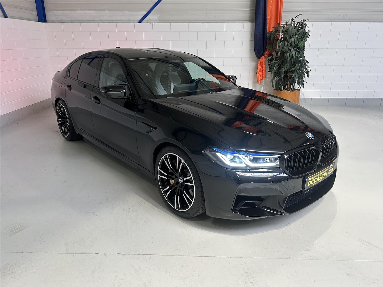 BMW M5 - 5-Serie (g30) Comp. 627pk xDrive Aut8, Carbon, Laser, Harman, Autopilot - AutoWereld.nl