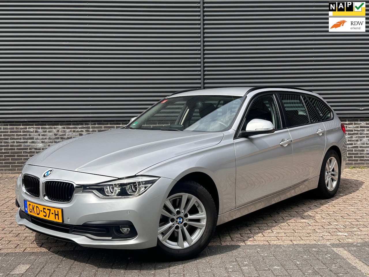 BMW 3-serie Touring - 320d 2019 Automaat 191PK CarPlay Led Navi - AutoWereld.nl