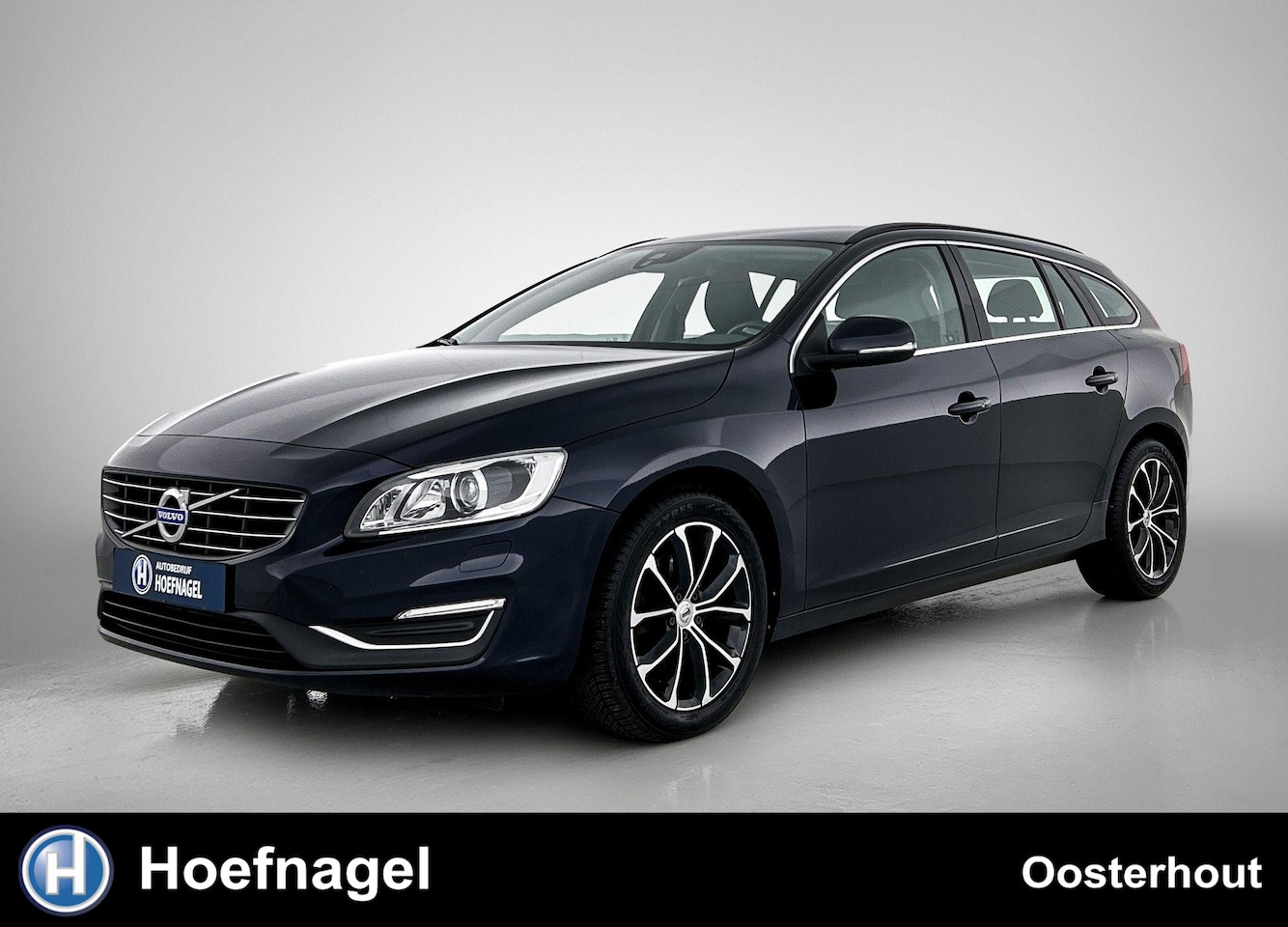 Volvo V60 - 2.0 T4 Polar+ Automaat | Parkeersensoren | Stoelverwarming | Trekhaak - AutoWereld.nl
