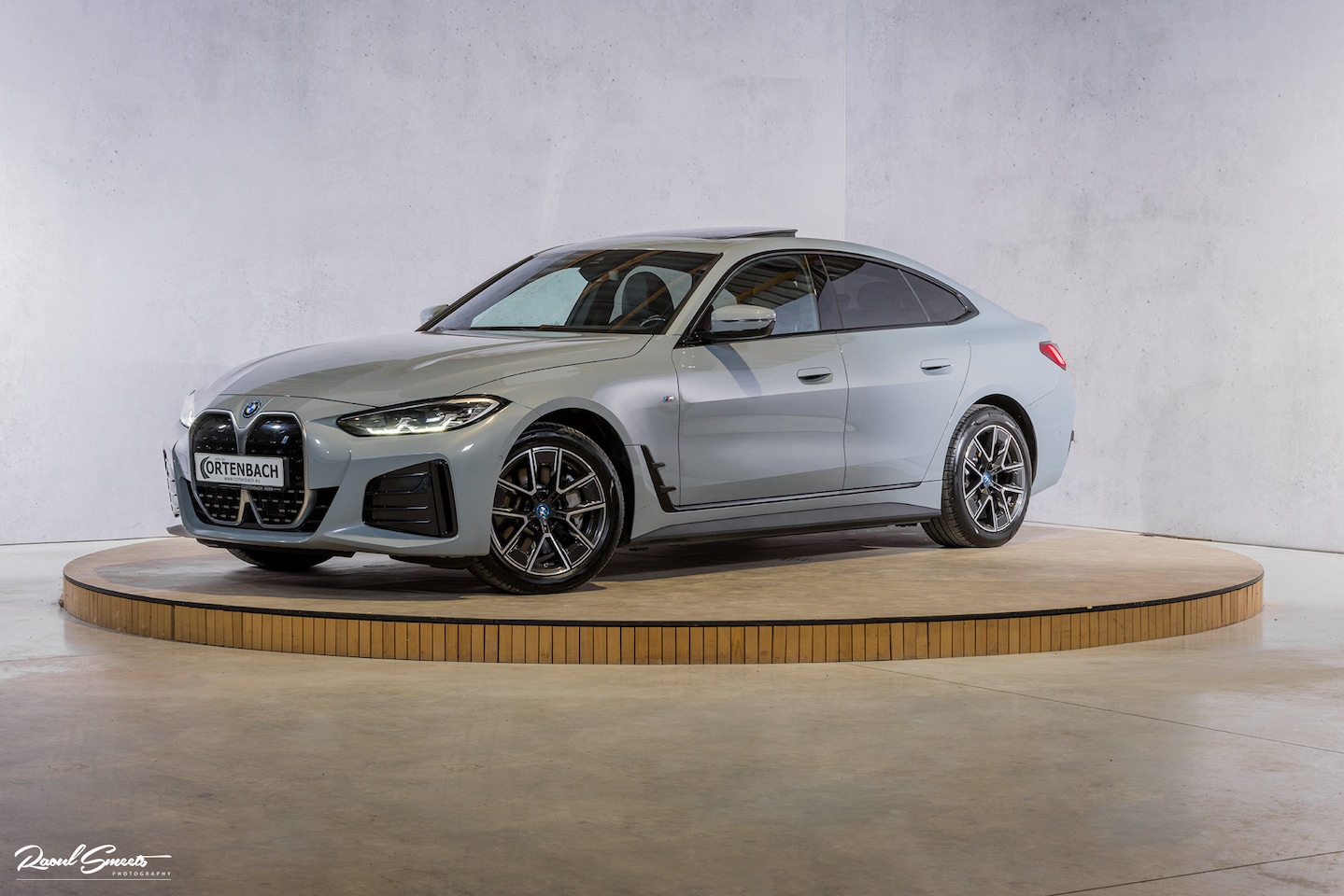 BMW i4 - eDrive40 84 | M-sport | Brooklyn | Adaptive cruise | Open dak | - AutoWereld.nl