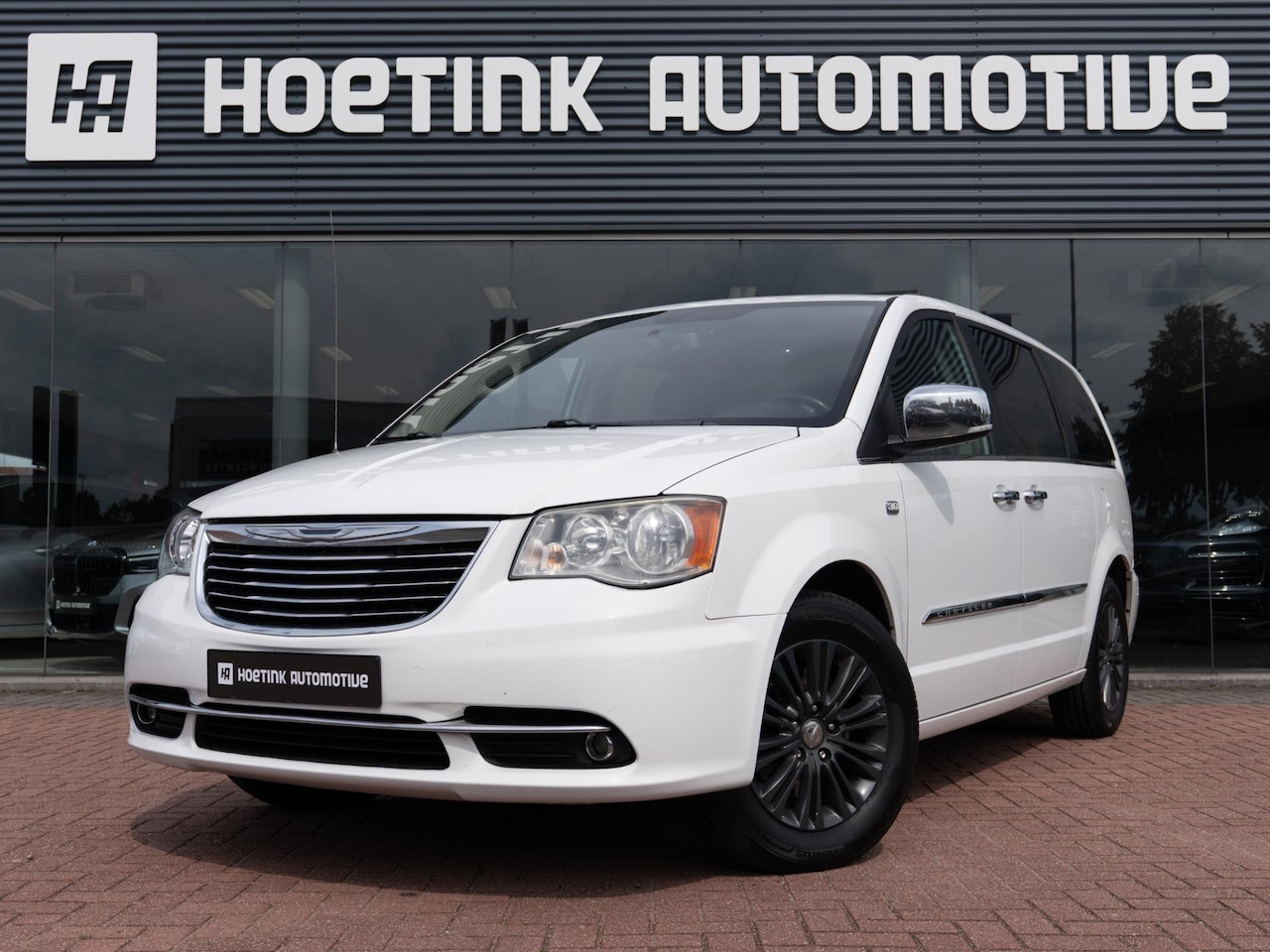 Chrysler Town and Country - 3.6 V6 | Schuifdak | Elektrische schuifdeur | Trekhaak | Vol - AutoWereld.nl